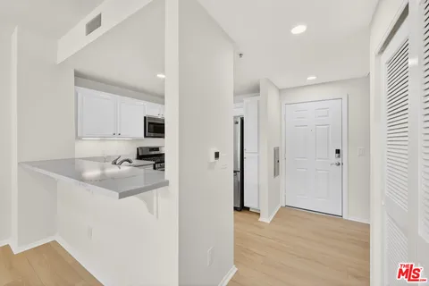 $615,000 | 13200 Pacific Promenade, Unit 351, Playa Vista, CA 90094