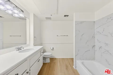 $615,000 | 13200 Pacific Promenade, Unit 351, Playa Vista, CA 90094