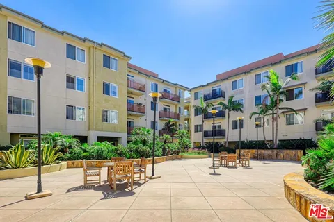$615,000 | 13200 Pacific Promenade, Unit 351, Playa Vista, CA 90094