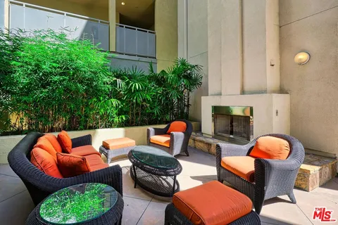 $615,000 | 13200 Pacific Promenade, Unit 351, Playa Vista, CA 90094