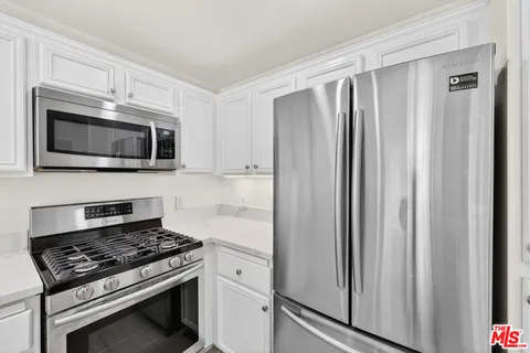 $615,000 | 13200 Pacific Promenade, Unit 351, Playa Vista, CA 90094