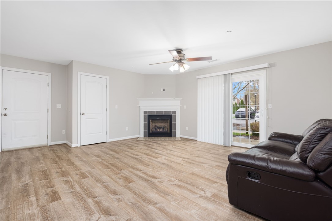 2 Gray Coach Lane, Unit 202 Cranston, RI 02921 - Photo 3 of 20