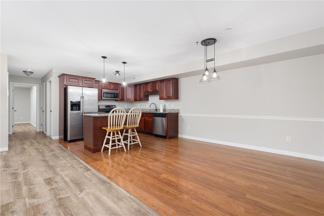 2 Gray Coach Lane, Unit 202 Cranston, RI 02921 - Photo 7 of 20