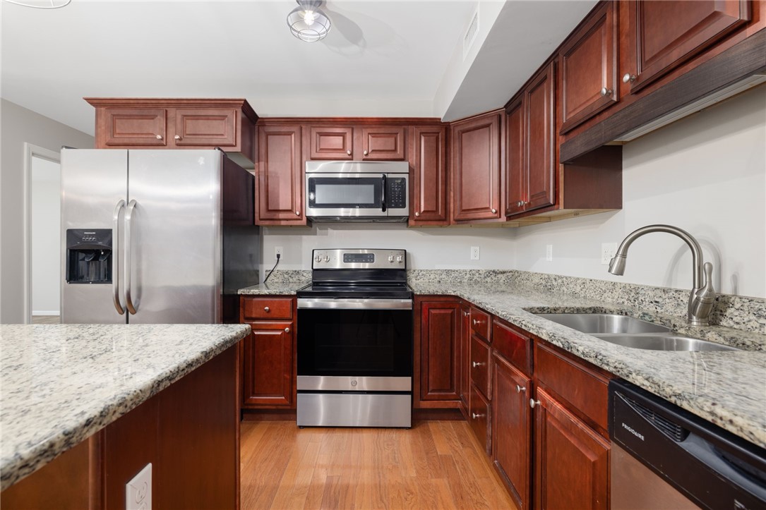 2 Gray Coach Lane, Unit 202 Cranston, RI 02921 - Photo 8 of 20