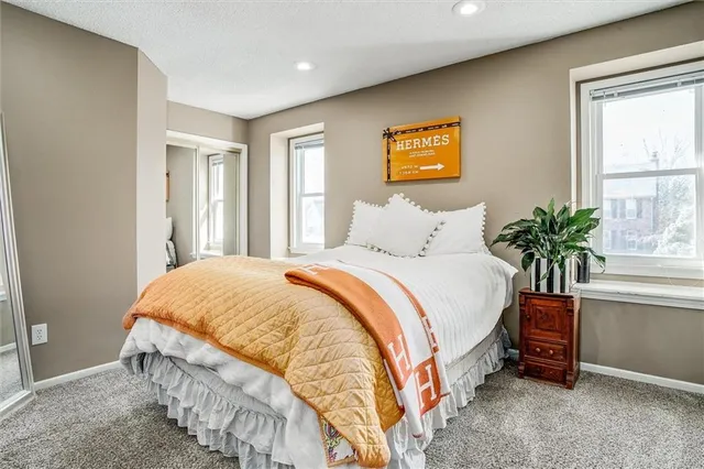 $539,900 | 46 Northeast Shoreview Drive, Lee's Summit, MO 64064