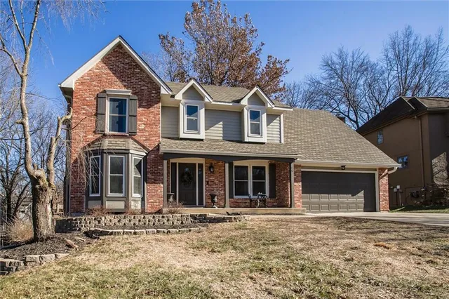 $539,900 | 46 Northeast Shoreview Drive, Lee's Summit, MO 64064