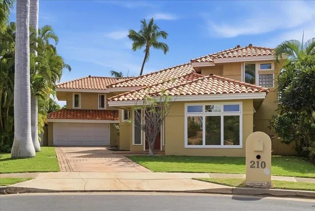 $3,200,000 | 210 East Ikea Moku Place, Kihei, HI 96753