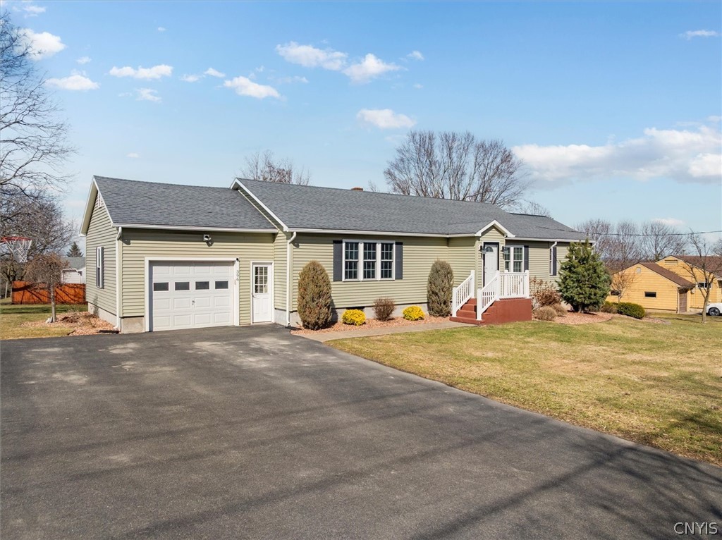 396 Genesee Street Oneida, NY 13421 - Photo 3 of 43