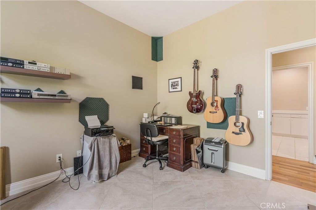 1091 Via Rafael Newbury Park, CA 91320 - Photo 22 of 38