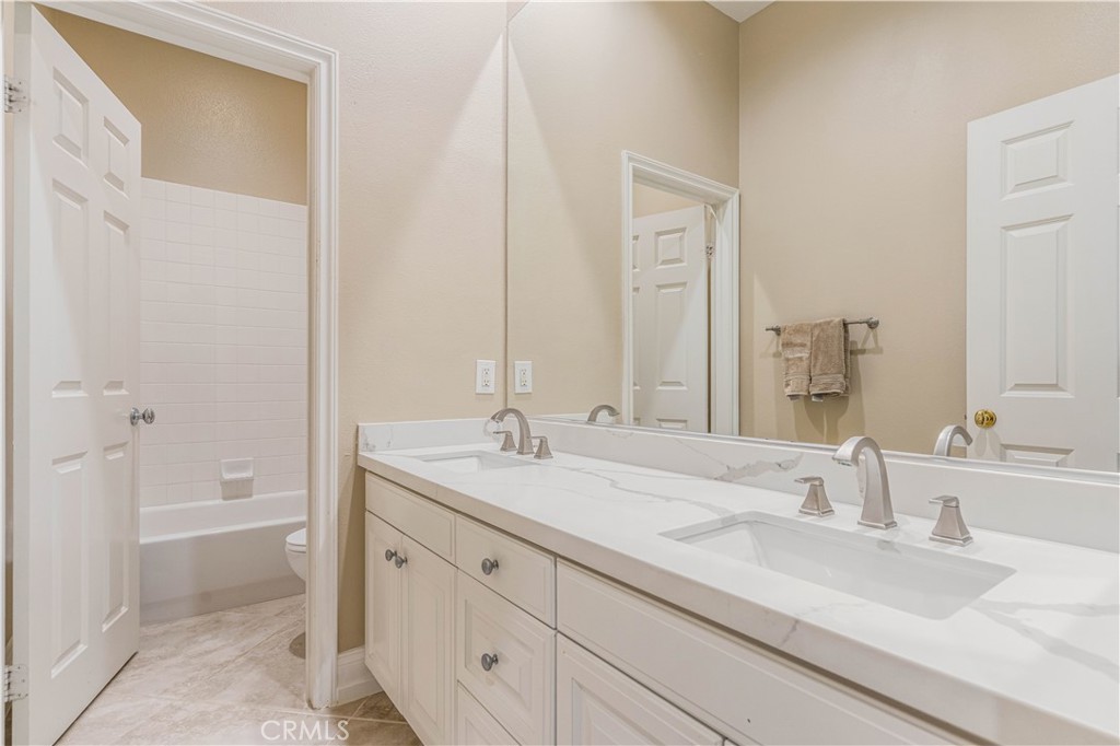 1091 Via Rafael Newbury Park, CA 91320 - Photo 24 of 38