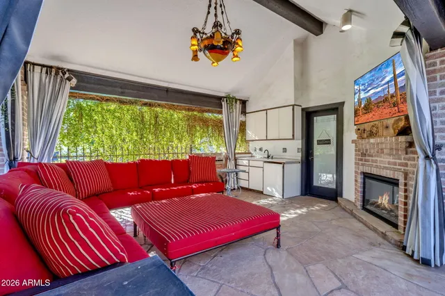 $1,999,000 | 721 East San Pedro Avenue, Gilbert, AZ 85234