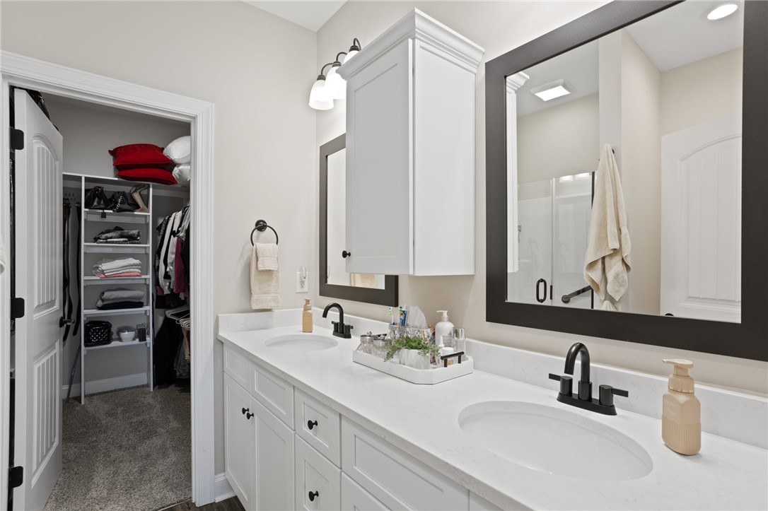 901 West Shockley Ferry Road Anderson, SC 29626 - Photo 13 of 24 SPA-LIKE EN SUITE WITH DOUBLE VANITY!