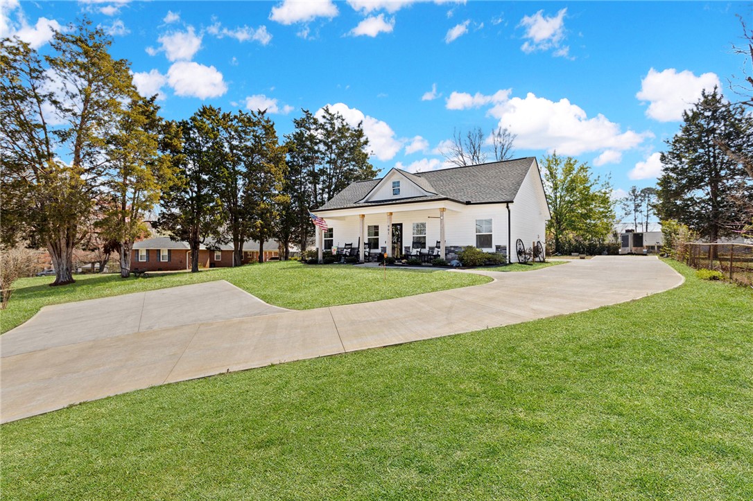 901 West Shockley Ferry Road Anderson, SC 29626 - Photo 20 of 24 AMPLE PARKING!