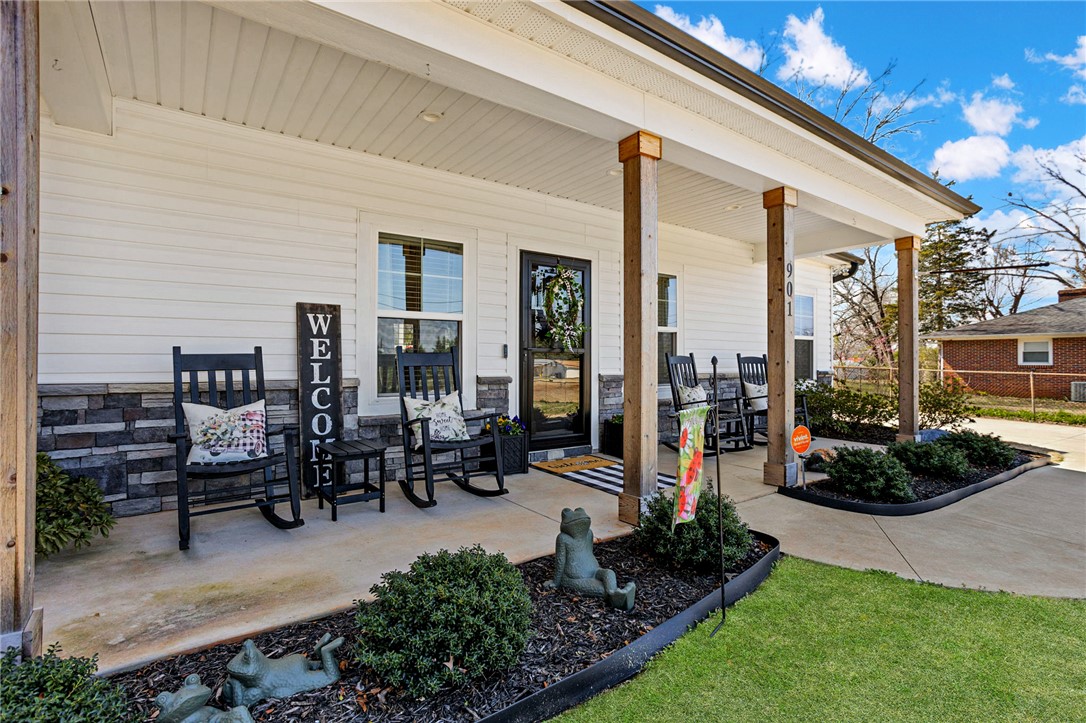 901 West Shockley Ferry Road Anderson, SC 29626 - Photo 2 of 24 LOVELY FRONT PORCH!
