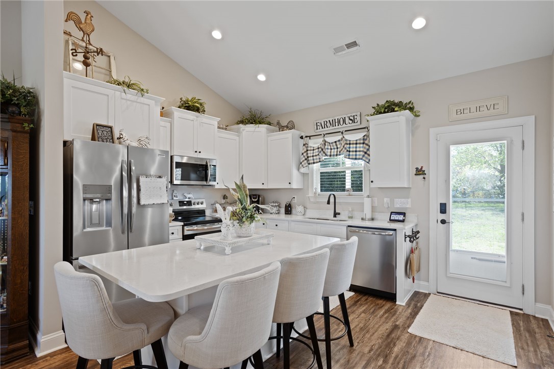 901 West Shockley Ferry Road Anderson, SC 29626 - Photo 6 of 24 BRIGHT KITCHEN WITH LARGE ISLAND!