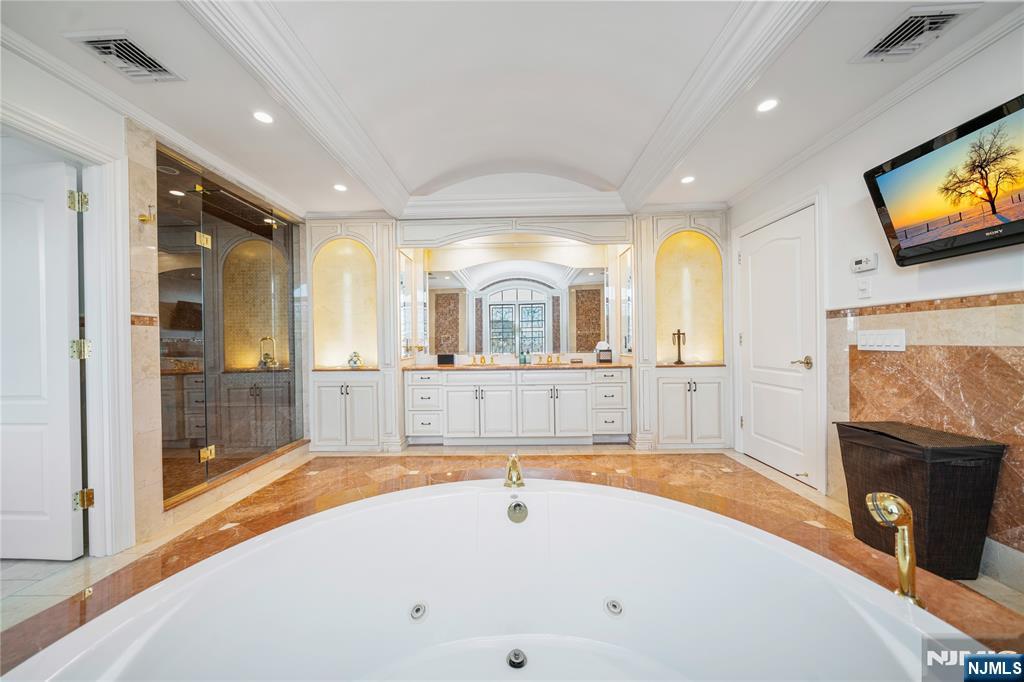 2 Euclid Road Fort Lee, NJ 07024 - Photo 30 of 49