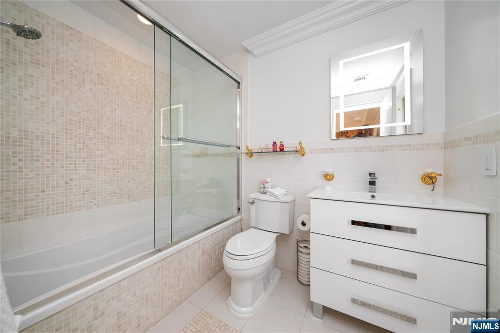 2 Euclid Road Fort Lee, NJ 07024 - Photo 34 of 49