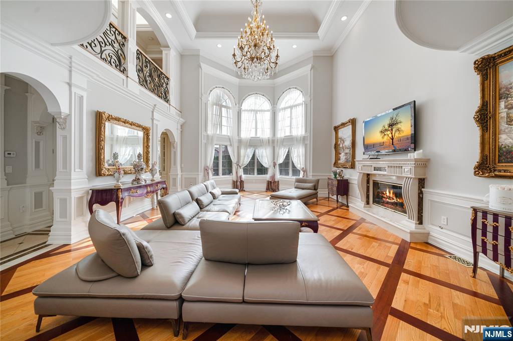 2 Euclid Road Fort Lee, NJ 07024 - Photo 6 of 49