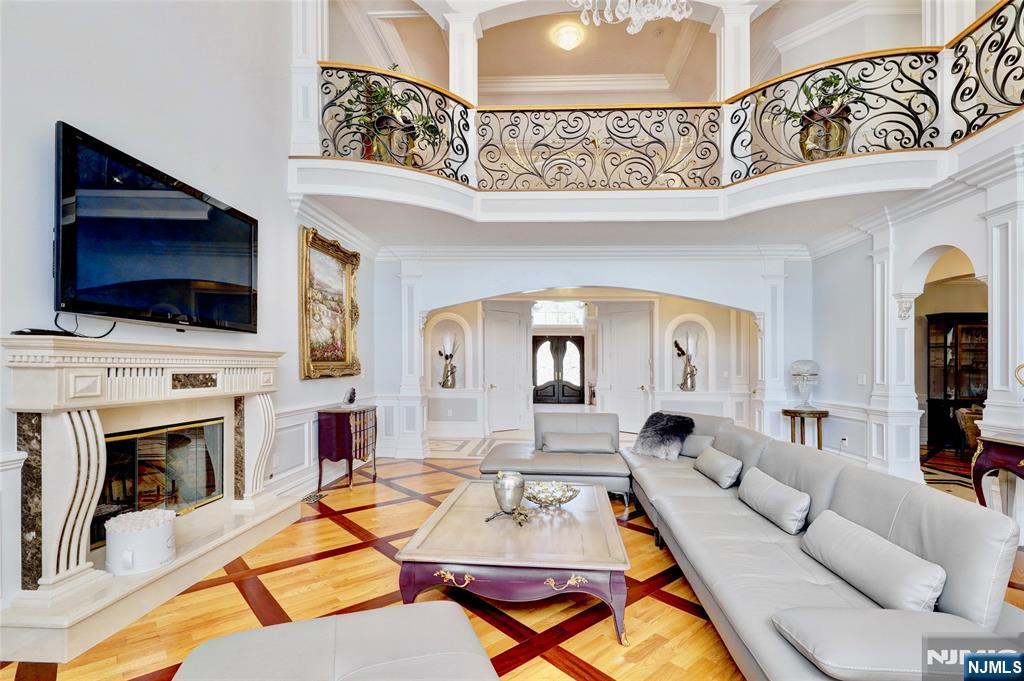 2 Euclid Road Fort Lee, NJ 07024 - Photo 7 of 49