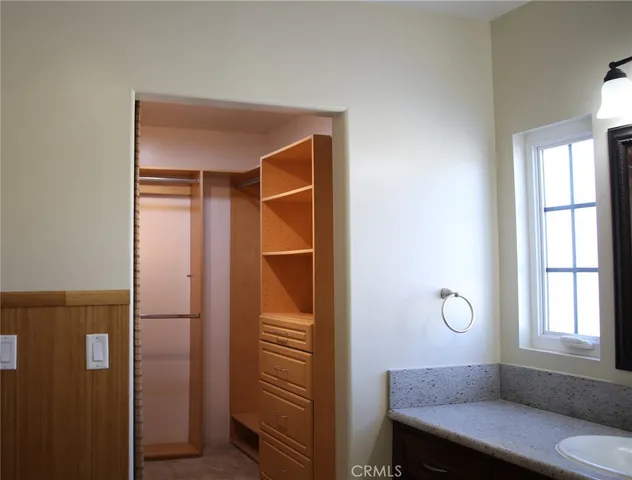 a view of entryway with bathroom