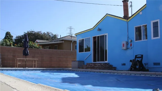 a front view of house with yard