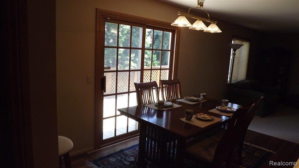 2223 Rochelle Park Drive, Unit 56 Rochester, MI 48309 - Photo 2 of 12 Dining Area