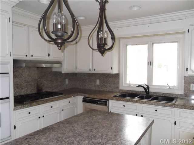 8529 Fairview Road Charlotte, NC 28226 - Photo 4 of 5