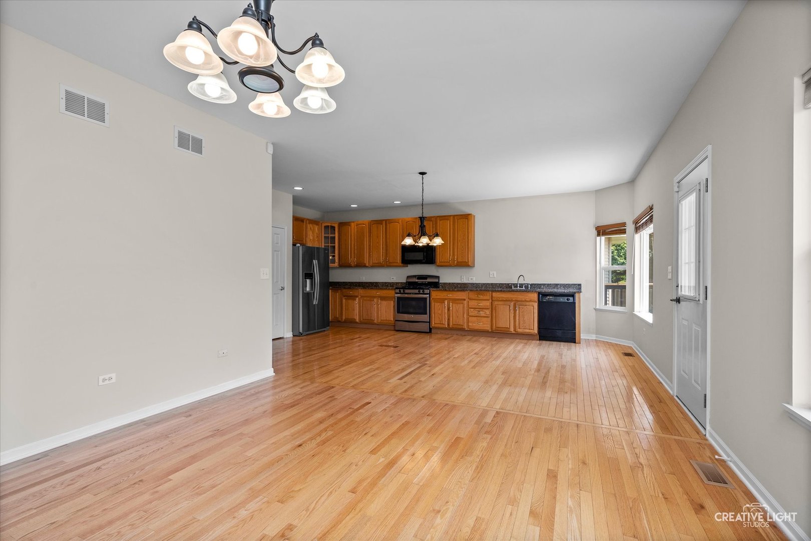 25301 Sunderlin Road Plainfield, IL 60585 - Photo 13 of 21 Gallery Image 13