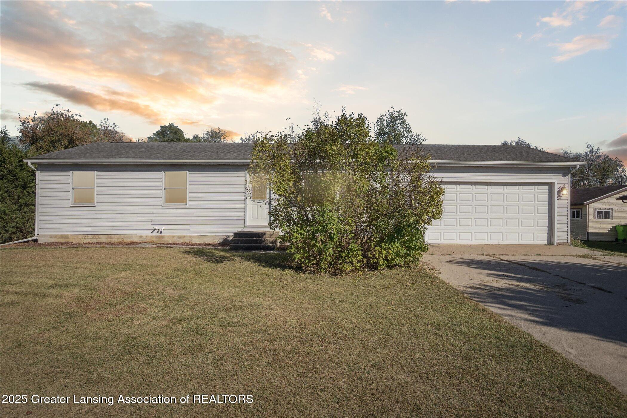 5791 Oakpoint Road Jackson, MI 49201 - Photo 2 of 59 01-5791-Oakpoint-Rd-Jackson-MI-49201-Win