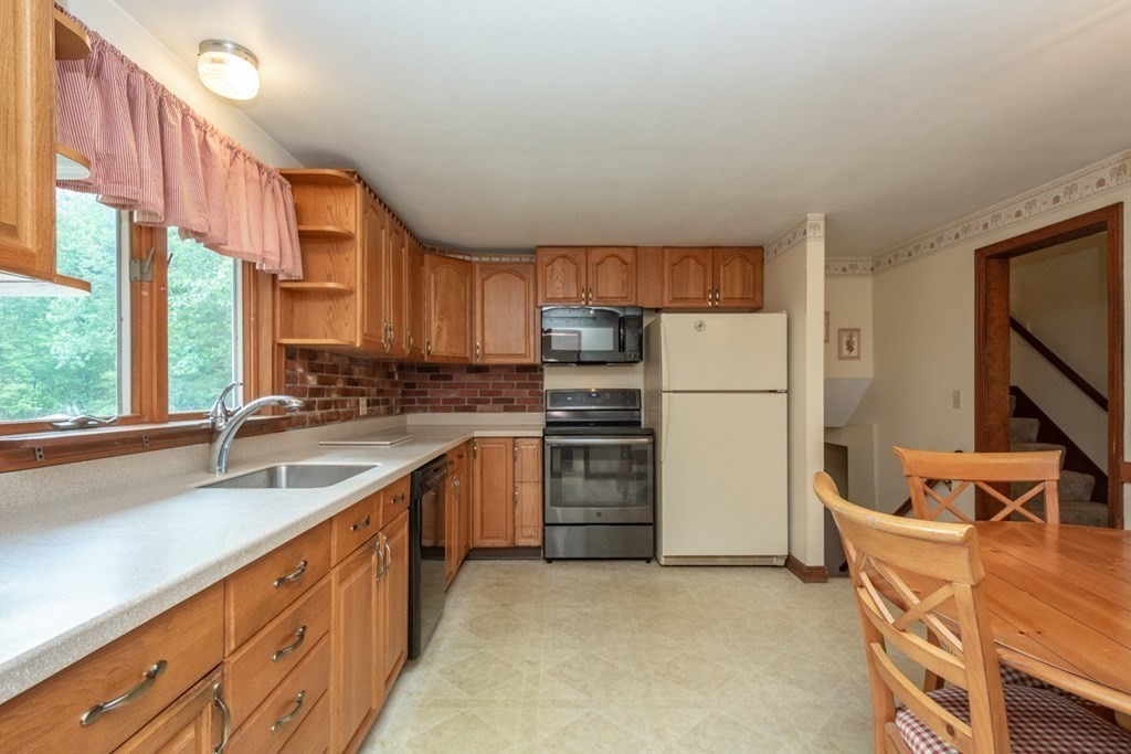 34 Agawam Road Acton, MA 01720 - Photo 3 of 32 Gallery Image 3
