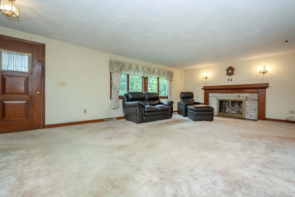 34 Agawam Road Acton, MA 01720 - Photo 7 of 32 Gallery Image 7