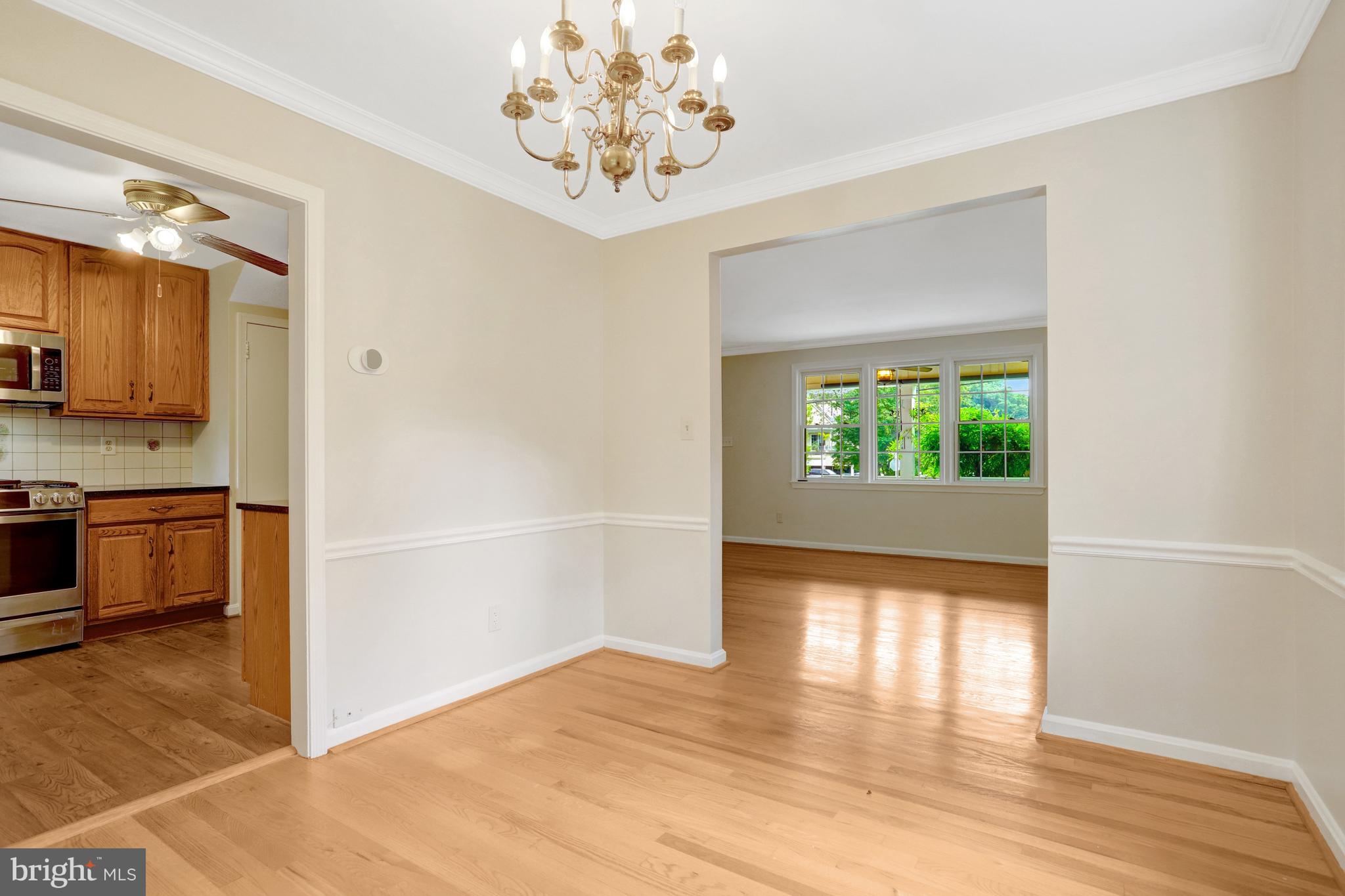 7623 Mendota Place Springfield, VA 22150 - Photo 13 of 67 DINING ROOM WITH CHAIR RAIL
