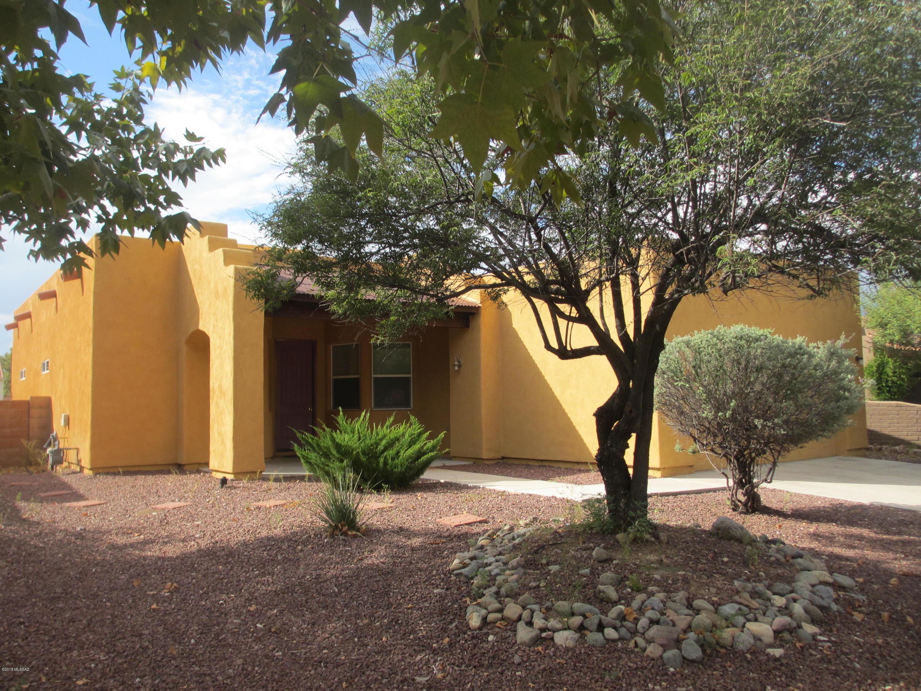 334 Via Bella Donna Rio Rico, AZ 85648 - Photo 2 of 40