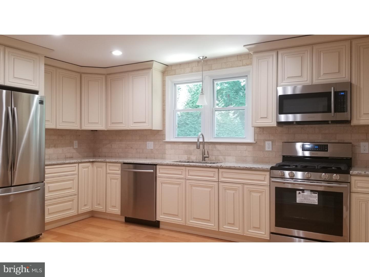 320 Kent Road Broomall, PA 19008 - Photo 3 of 25 Gallery Image 3