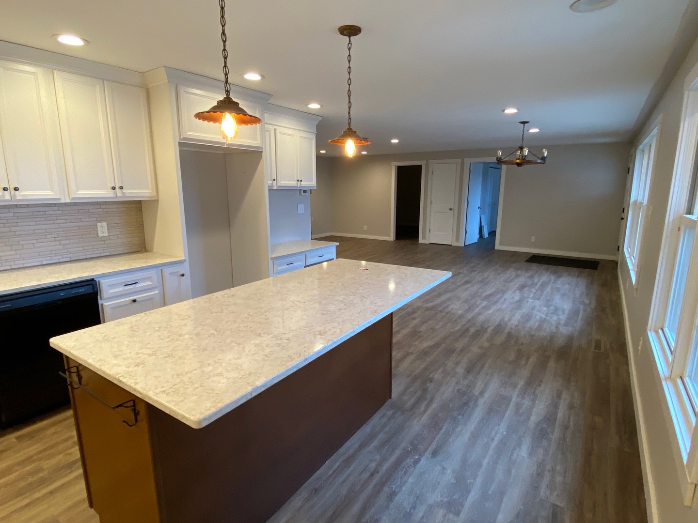 639 Palmyra Road Dixon, IL 61021 - Photo 5 of 36