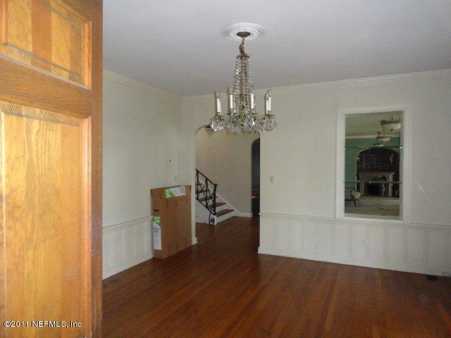 901 Greenridge Road Jacksonville, FL 32207 - Photo 16 of 22 INTERIOR