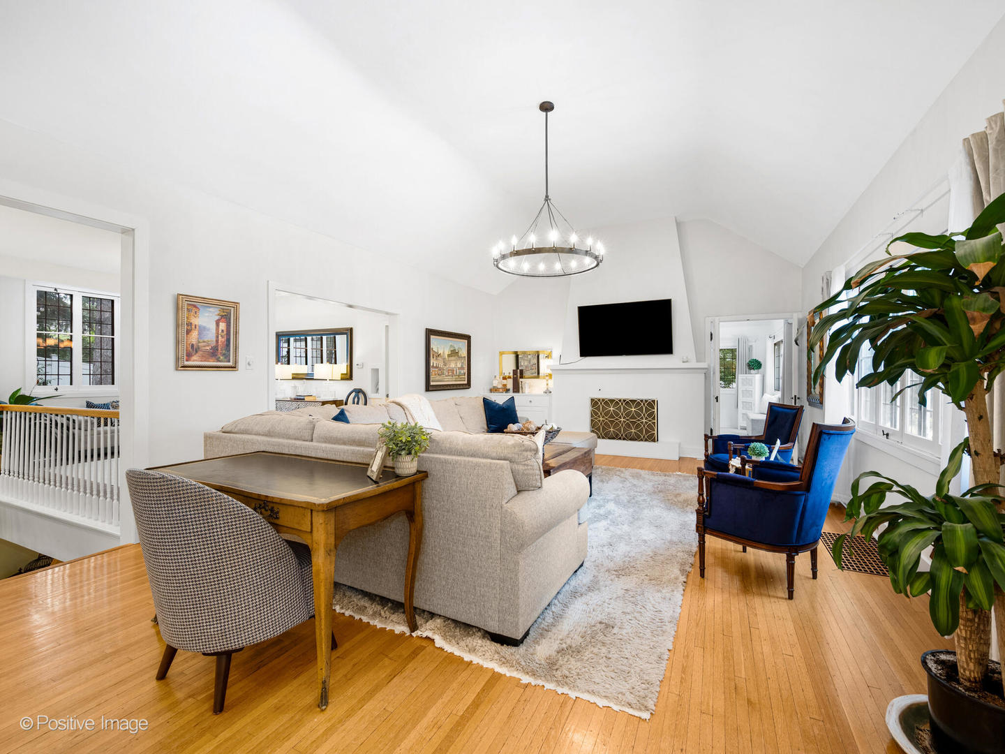 317 East Walnut Street Hinsdale, IL 60521 - Photo 4 of 38 a living room with furniture and a flat screen tv