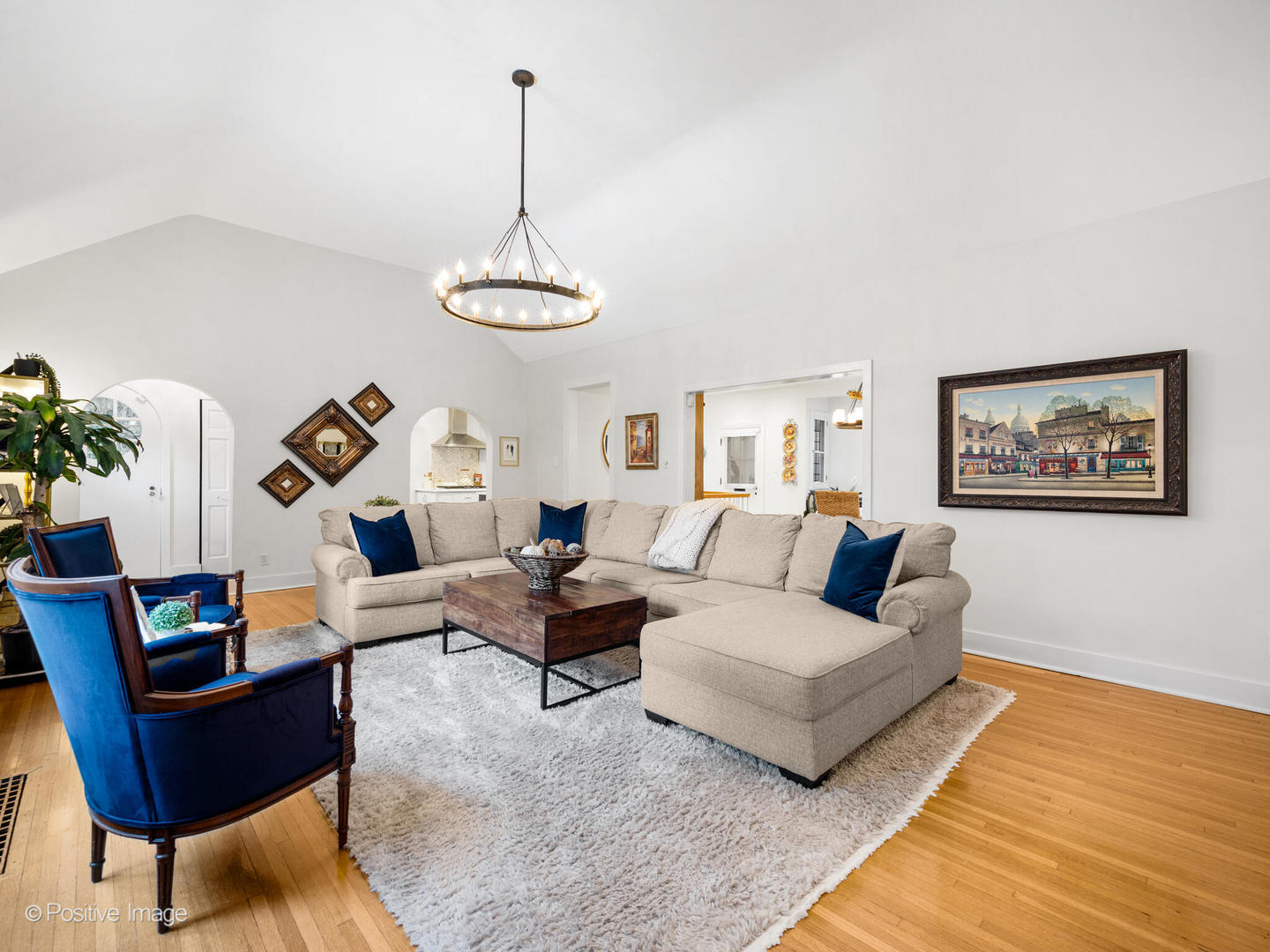 317 East Walnut Street Hinsdale, IL 60521 - Photo 5 of 38 a living room with furniture and a table