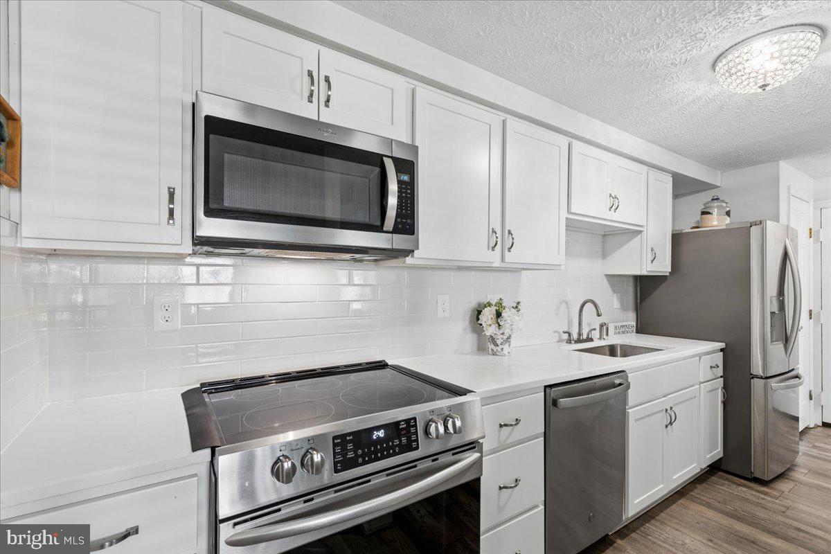 625 Deering Road, Unit 2A Pasadena, MD 21122 - Photo 6 of 32 Newer Stainless Steel Appliances
