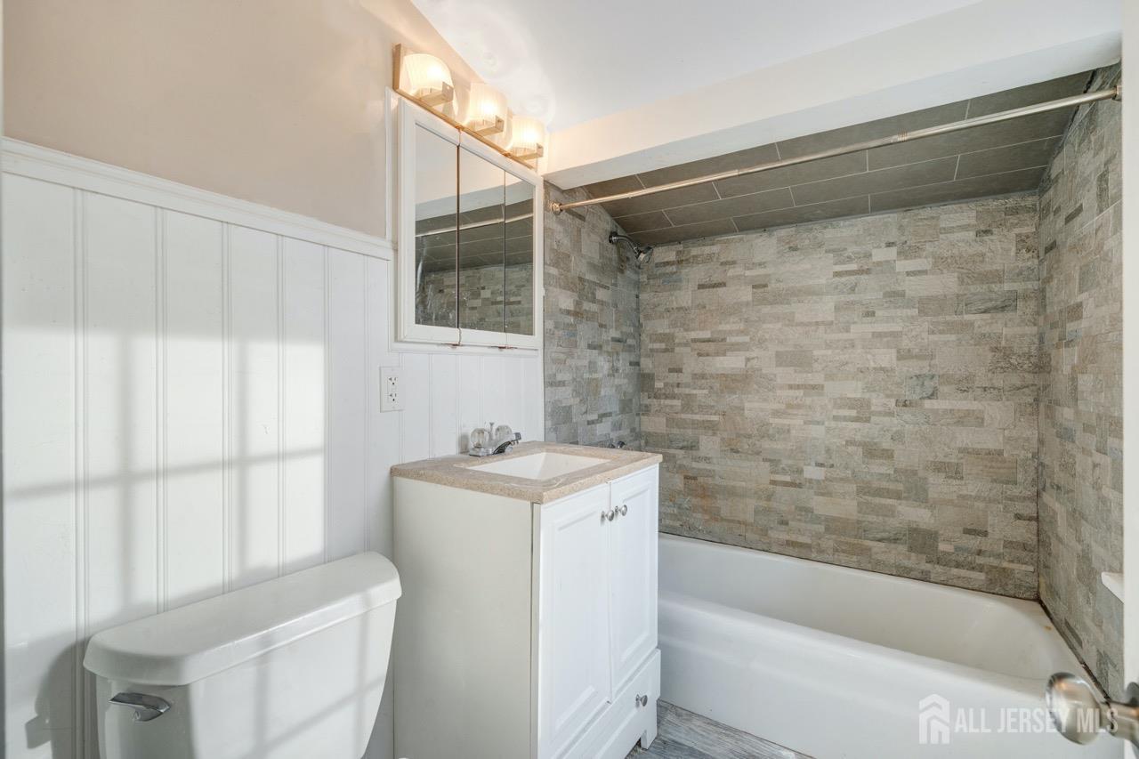 267 Main Street Hamilton, NJ 08620 - Photo 8 of 33