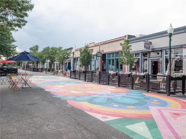 a picture of a bench