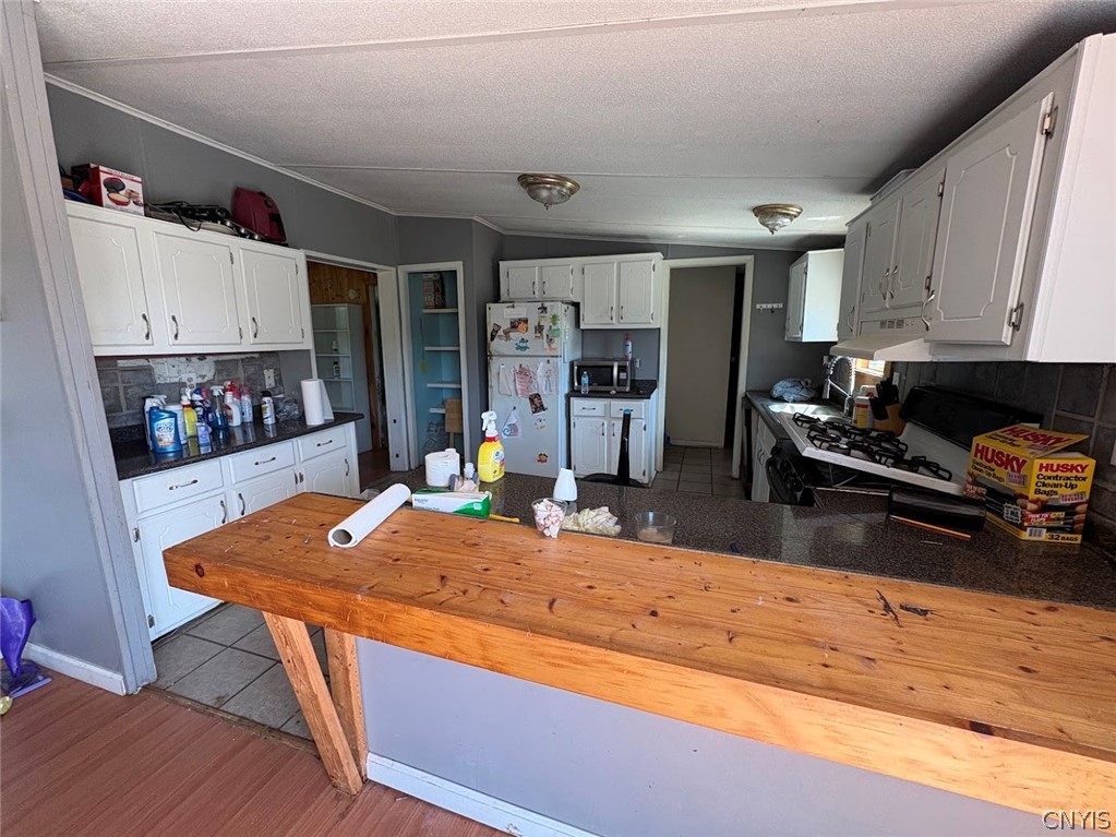 1068 County Rte 10 Schroeppel, NY 13132 - Photo 6 of 26 Gallery Image 6