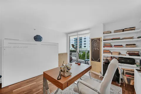 $4,000 | 2401 Collins Avenue, Unit 504, Miami Beach, FL 33140