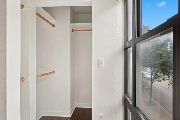 $1,900 | 1812 West Avenue, Unit 200, Austin, TX 78701