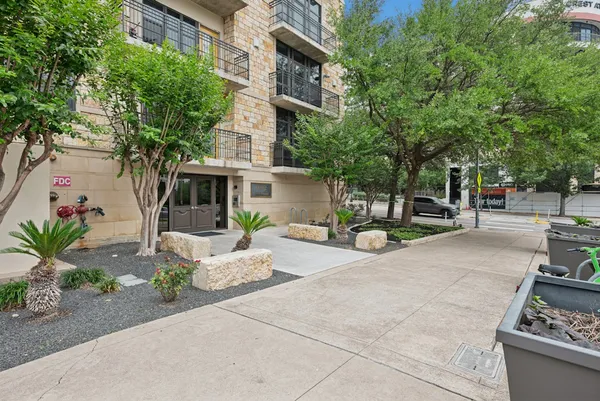 $1,900 | 1812 West Avenue, Unit 200, Austin, TX 78701