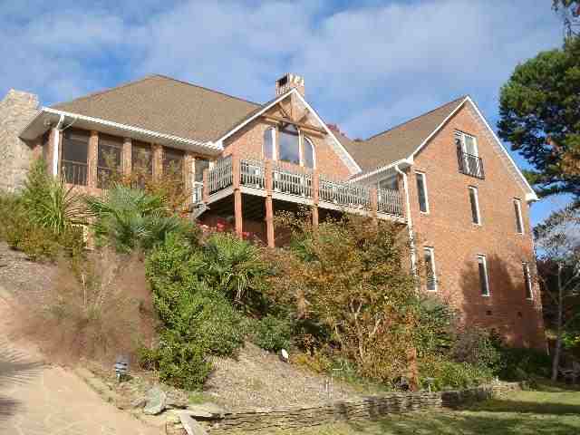102 Wynmere Way Seneca, SC 29672 - Photo 1 of 25 Gallery Image 1