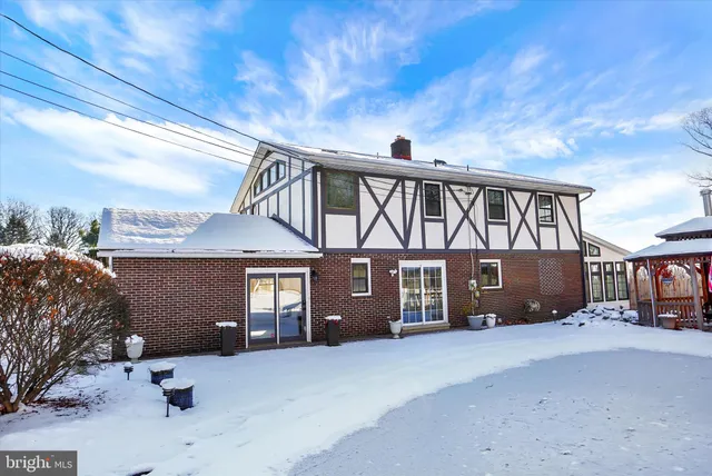 $629,995 | 965 North College Street, Myerstown, PA 17067