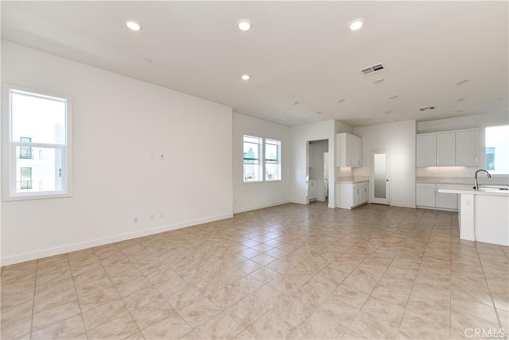 258 Sash Irvine, CA 92618 - Photo 5 of 23