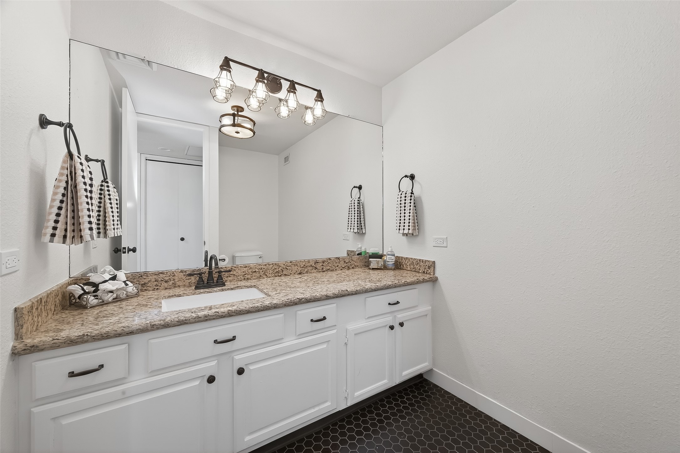 2016 Main Street, Unit 3 Houston, TX 77002 - Photo 17 of 36 Half Bath has been updated and remodeled!