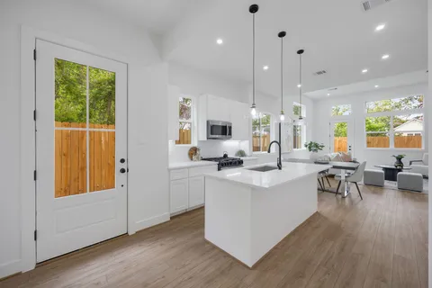 $354,900 | 3107 Stonewall Street, Houston, TX 77020
